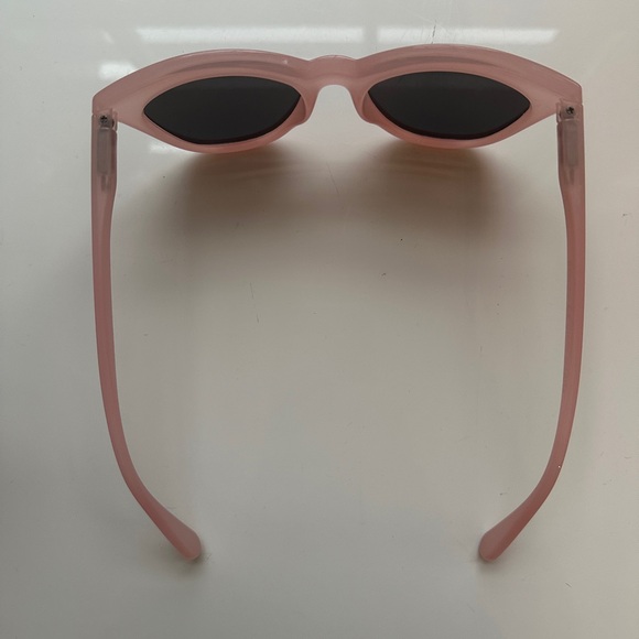 Pink Peepers sunglasses - Picture 3 of 4